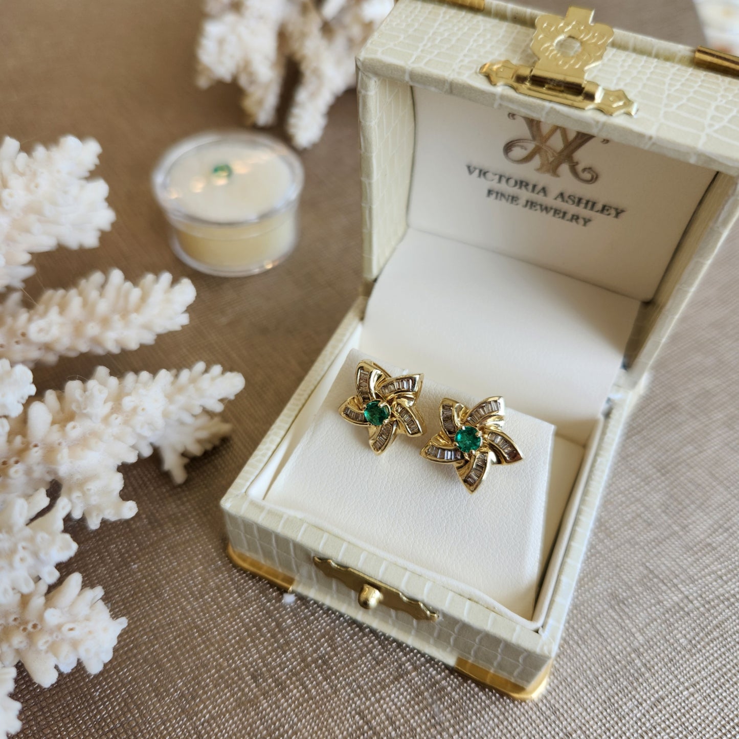 14 Karat Yellow Gold Round Emerald Solitaire Stud Earrings