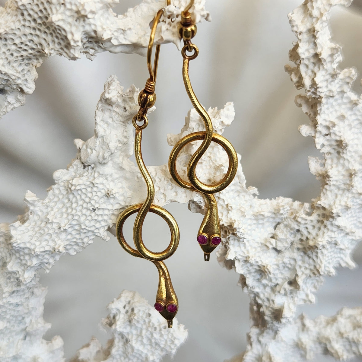 18 Karat Yellow Gold Snake Dangle Earrings With Ruby Eyes