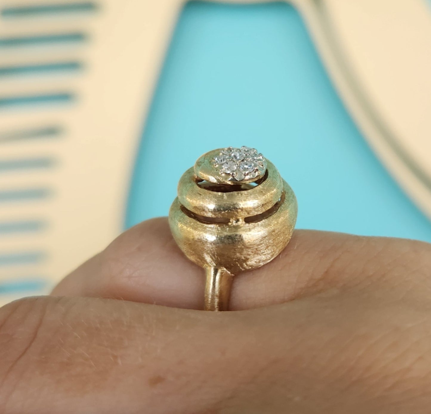 Vintage 14K Yellow Gold Swirl Top Ring With Diamond Top And Matte Finish