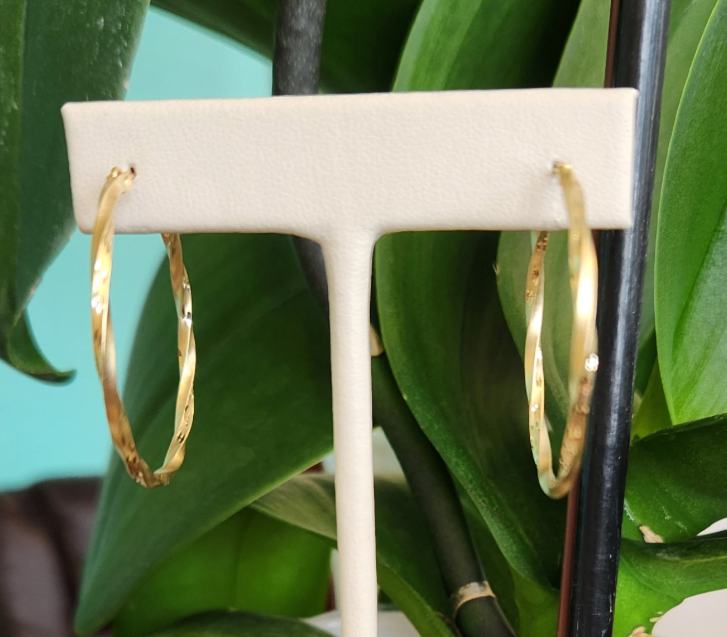 Vintage 14 Karat Yellow Gold Satin And Bright Finish Swirl Design Hoop Earrings, 1.5" Diameter
