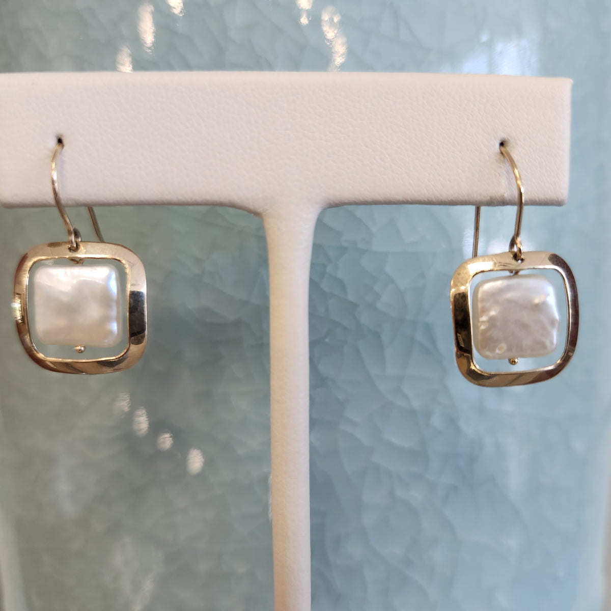 Vintage 14 Karat Yellow Gold Fresh Water Pearl In Square Frame Dangle Earrings With Ear Wires