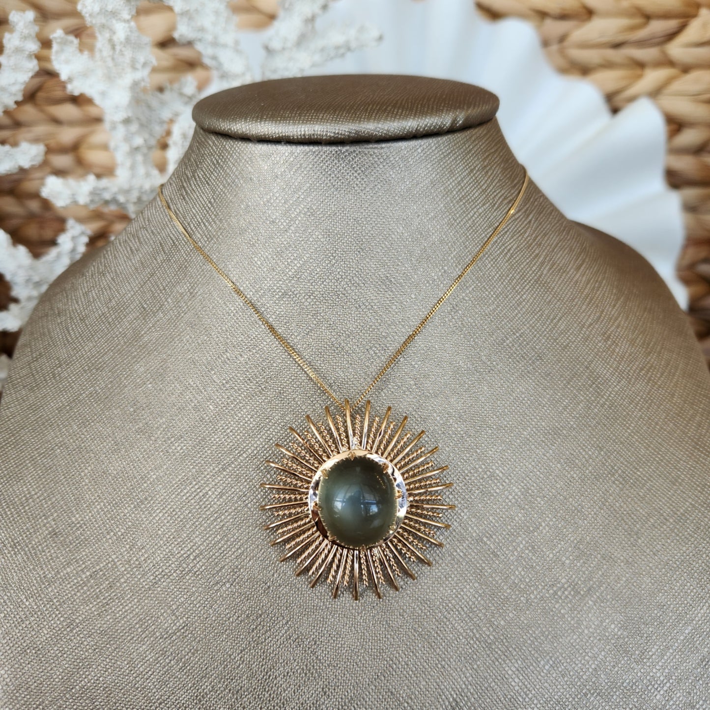 Vintage 18 Karat Yellow Gold Sunburst Pendant With Cabochon Golden Moonstone