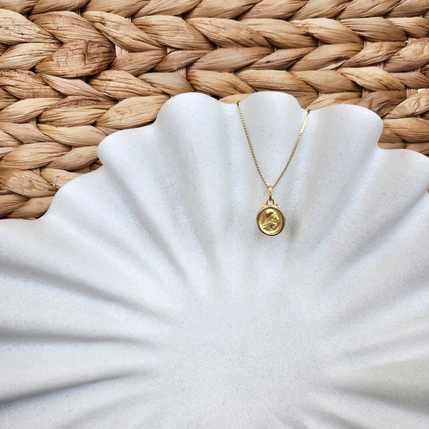 Vintage 18 Karat Yellow Gold Greek or Roman Goddess Metal Relief Intaglio Style Pendant