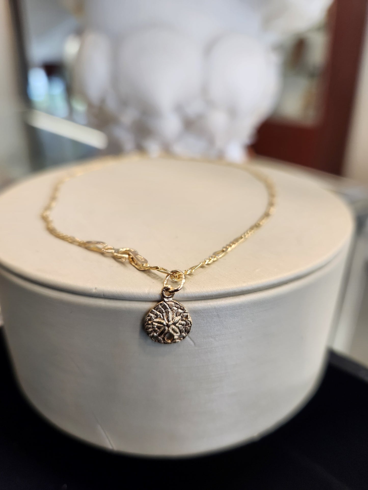 Vintage 14 K Yellow Gold Anklet And Charm
Figaro 1.2 Mm 10 Inch Chain