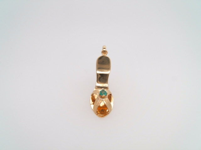 Vintage 18 Karat Yellow Gold High Heeled Shoe Charm Pendant With Emerald