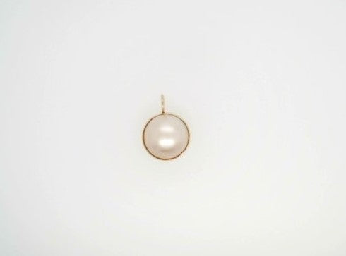Vintage 14 Karat Yellow Gold Bezel Set 14 Mm Mabe Pearl Pendant