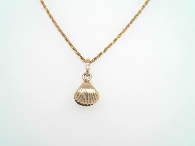 Vintage 14 Karat Yellow Gold Clam Shell Charm Pendant With Pearl Inside