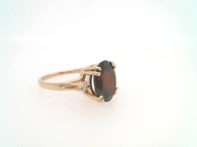 Vintage 10 Karat Yellow Gold Garnet & Diamond Ring
