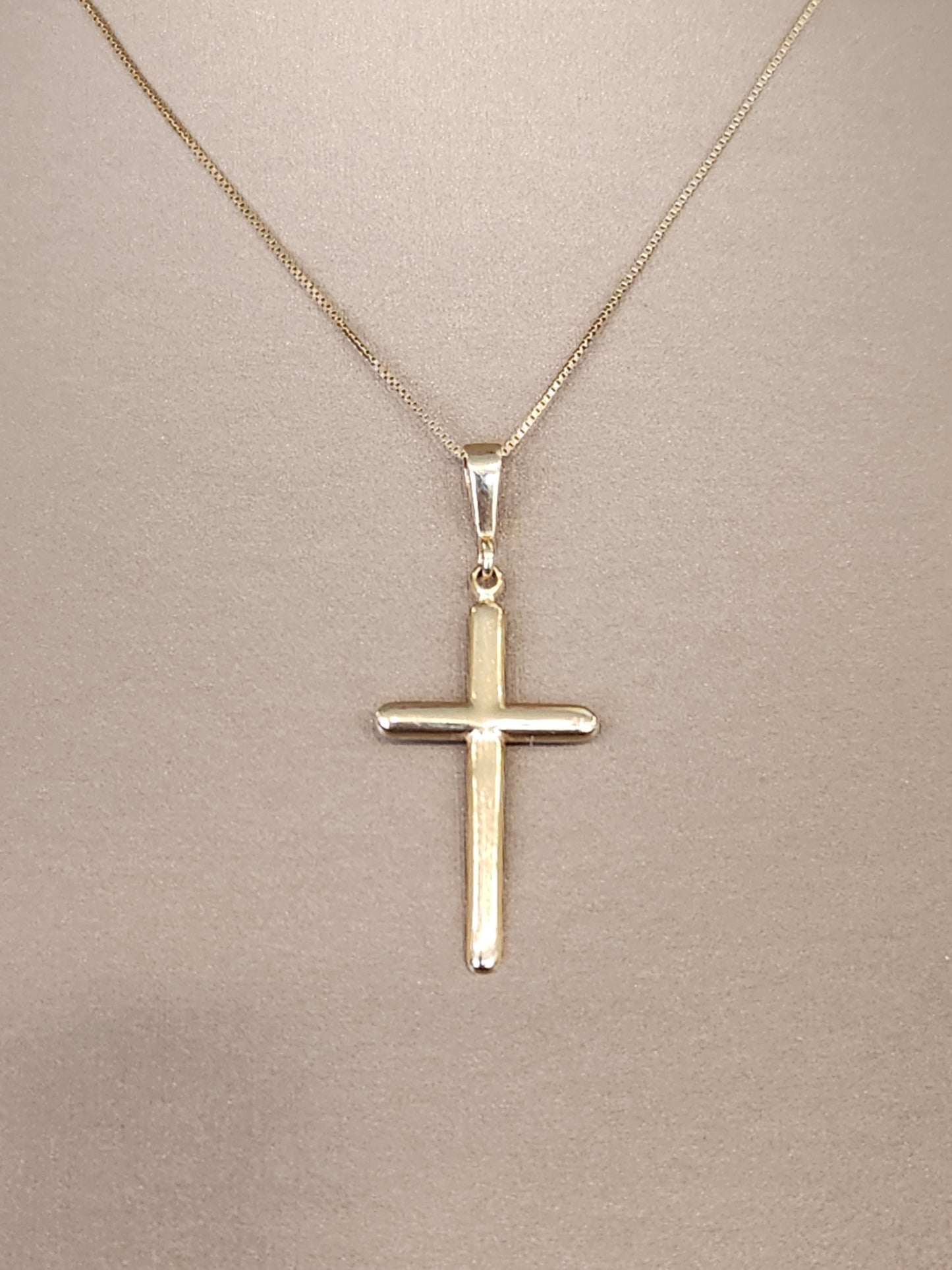 14 Karat Yellow Gold Cross Pendant
Overall Dimentions = 38.5X16mm
Ch