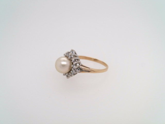 Vintage 14 Karat Yellow Gold White Akoya Pearl & Diamond Ring