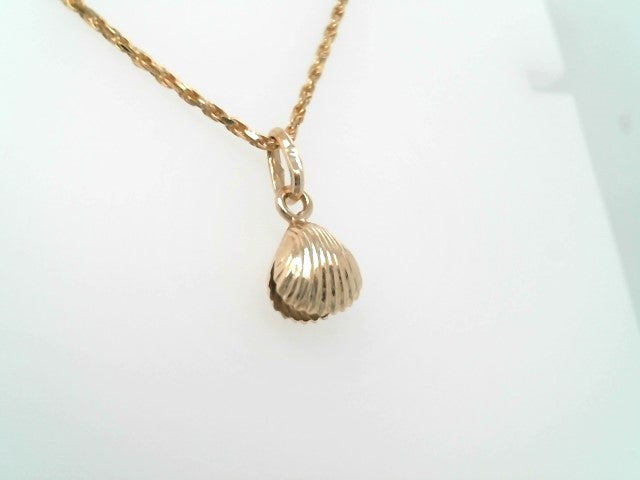 Vintage 14 Karat Yellow Gold Clam Shell Charm Pendant With Pearl Inside