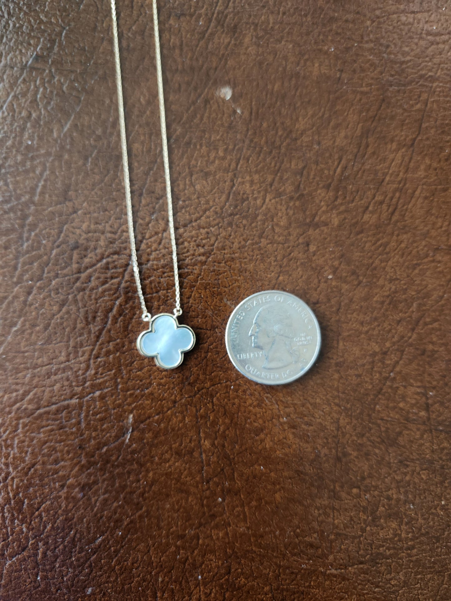 Vintage 14 Karat Yellow Gold Mother Of Pearl Quatrefoil/Clover Necklace, 18"
