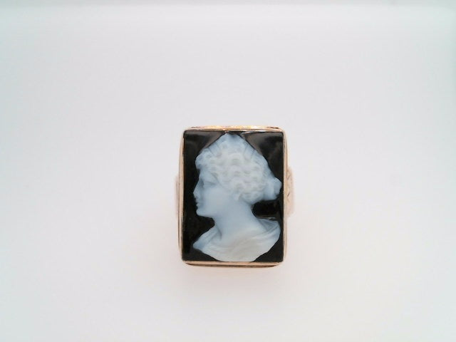 Vintage 10 Karat Rose Gold Black & White Stone Carved Cameo Ring