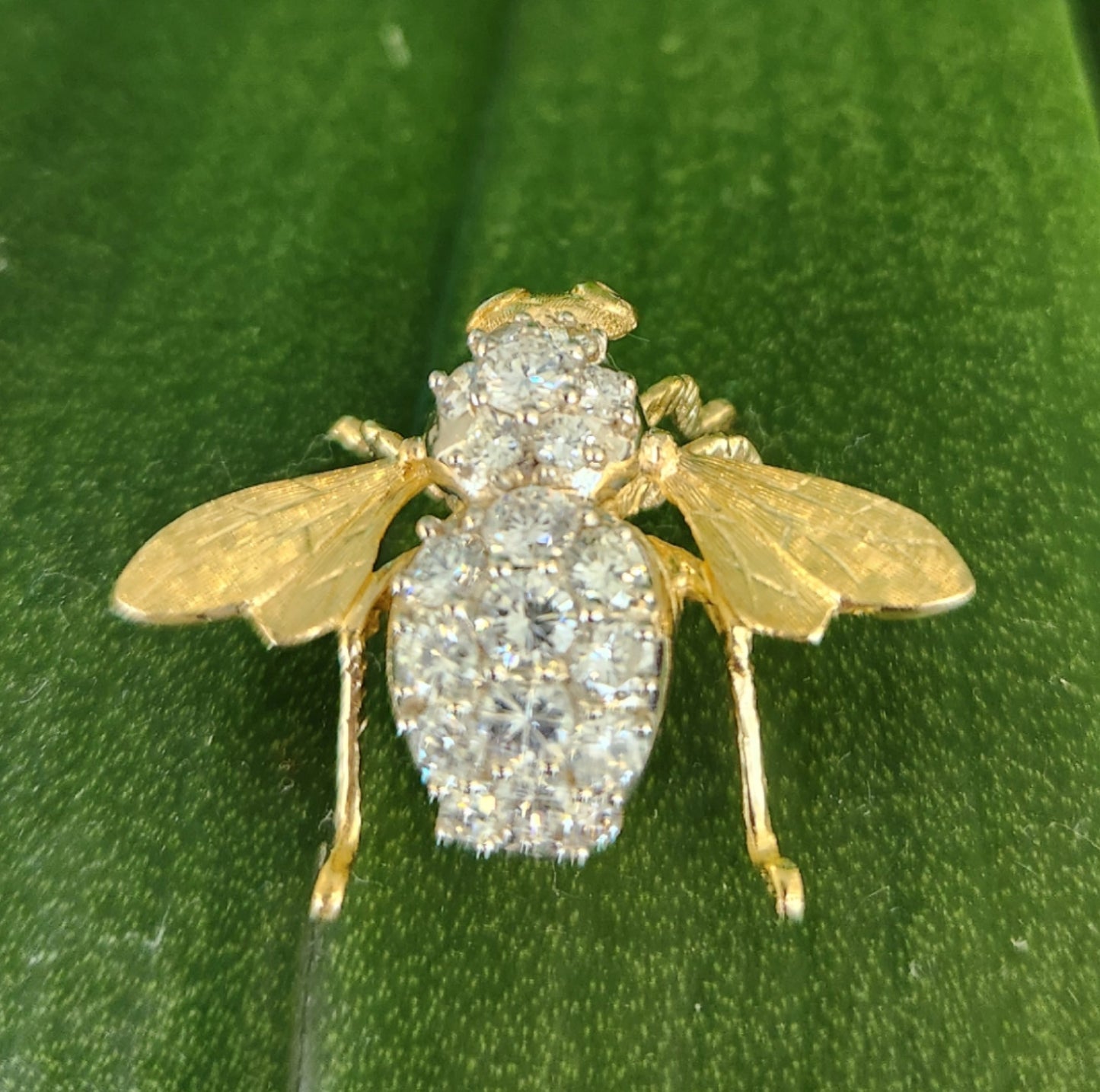 Vintage 18 Karat Yellow Gold Diamond Honey Bee Pin With Ruby Eyes