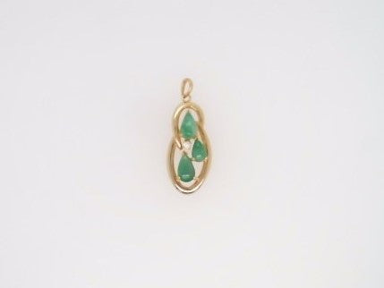 Vintage 18 Karat Yellow Gold Jade & Diamond Pendant