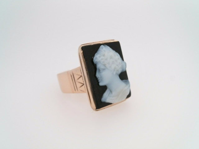 Vintage 10 Karat Rose Gold Black & White Stone Carved Cameo Ring