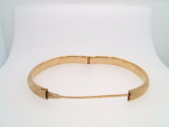 Vintage 14 Karat Yellow Gold 7.5 Mm Wide Engraved Hinged Bangle Bracelet