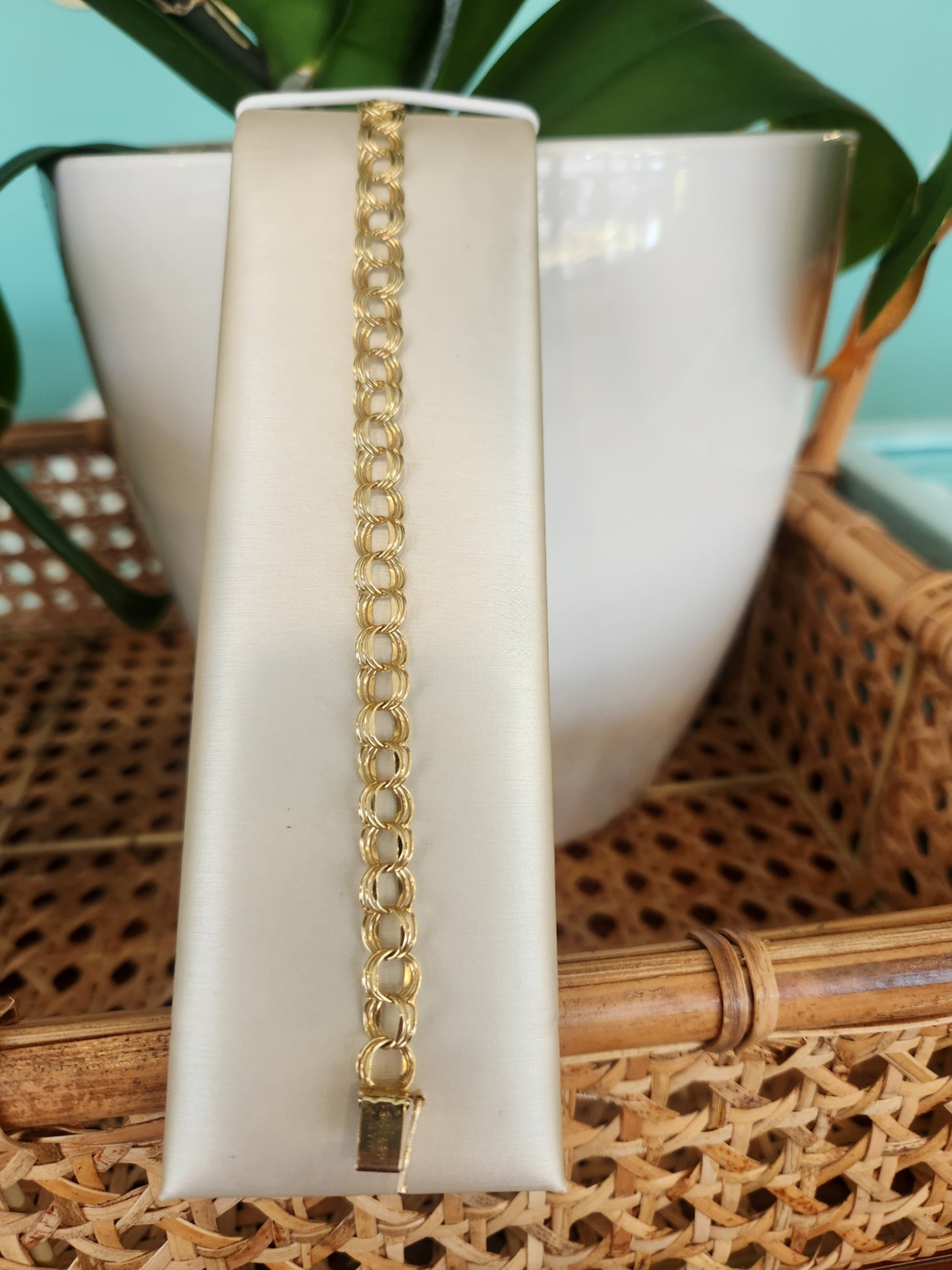 14K yellow gold triple link charm bracelet 7mm 8 inch
