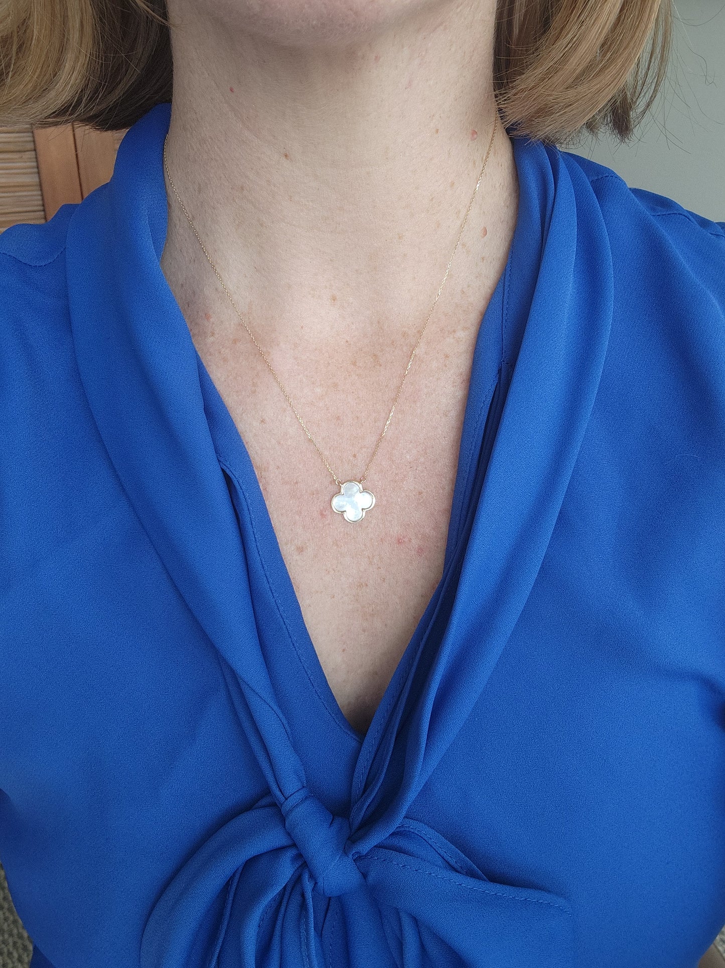 Vintage 14 Karat Yellow Gold Mother Of Pearl Quatrefoil/Clover Necklace, 18"