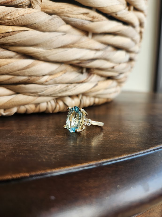 14 Karat Yellow Gold Aquamarine & Diamond Accent Ring
