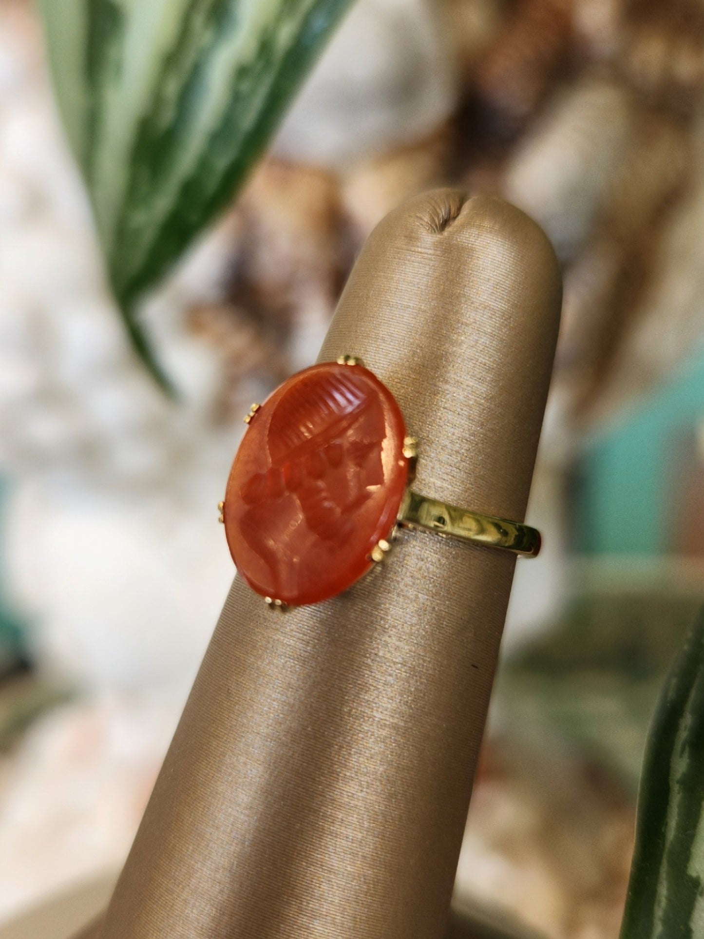 Vintage 18 Karat Yellow Gold Oval Carved Carnelian Intaglio Ring