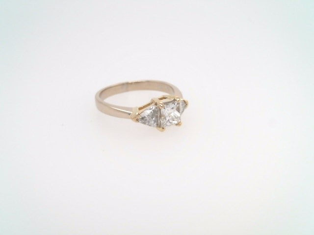 Vintage 18 Karat Yellow Gold 3 Stone Diamond Ring