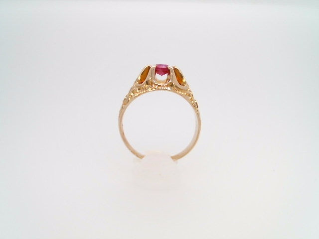Vintage 10 Karat Yellow Gold 6 Prong Buttercup Style Imitation Ruby Ring With Flowers Engraved On Shoulders