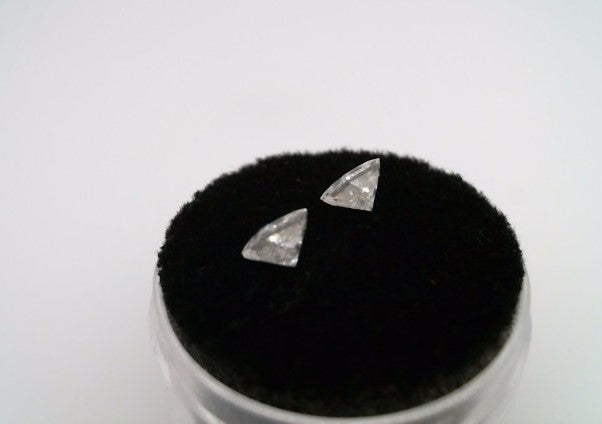 Loose Pair Of Princess Cut Diamonds
2 = 1.00 Ctw Si2 Clarity, H-I Co