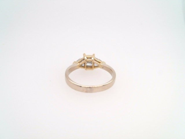Vintage 18 Karat Yellow Gold 3 Stone Diamond Ring