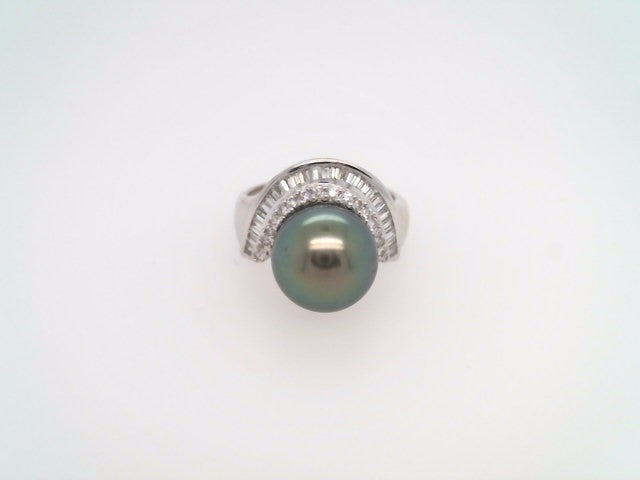 Vintage 18 Karat White Gold Cultured Tahitian Pearl & Diamond Ring