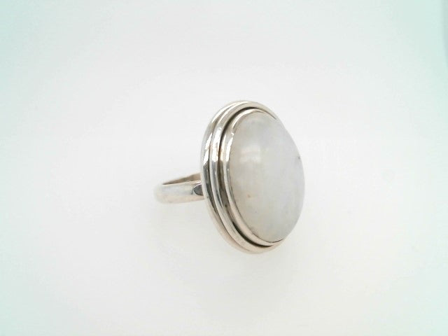 Vintage Sterling Silver Bezel Set Cabochon Moonstone Solitaire Ring