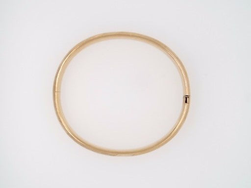Vintage 14 Karat Yellow Gold 7.5 Mm Wide Engraved Hinged Bangle Bracelet