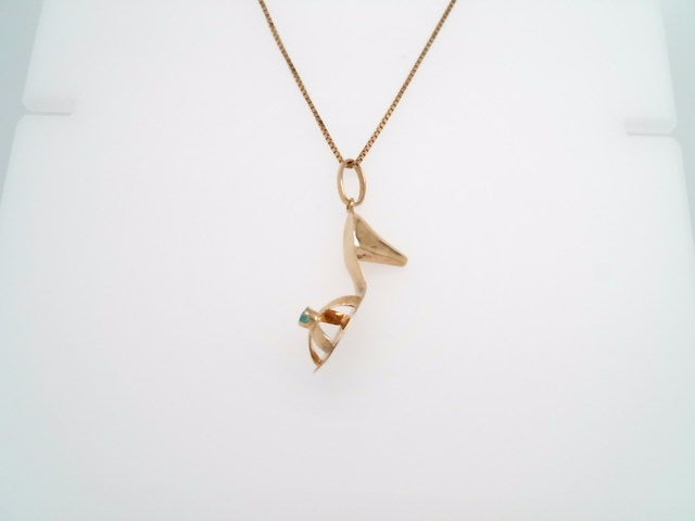 Vintage 18 Karat Yellow Gold High Heeled Shoe Charm Pendant With Emerald