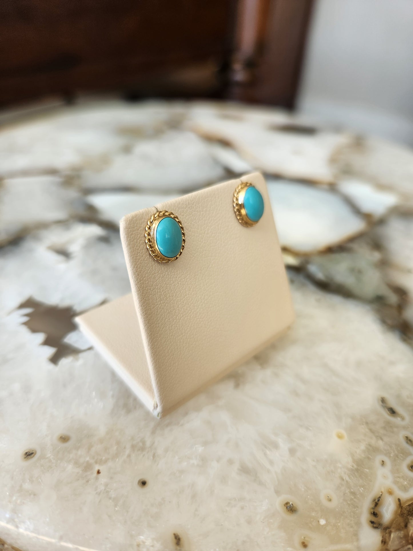 Vintage 14 Karat Yellow Gold Oval Turquoise Rope Edge Stud Earrings