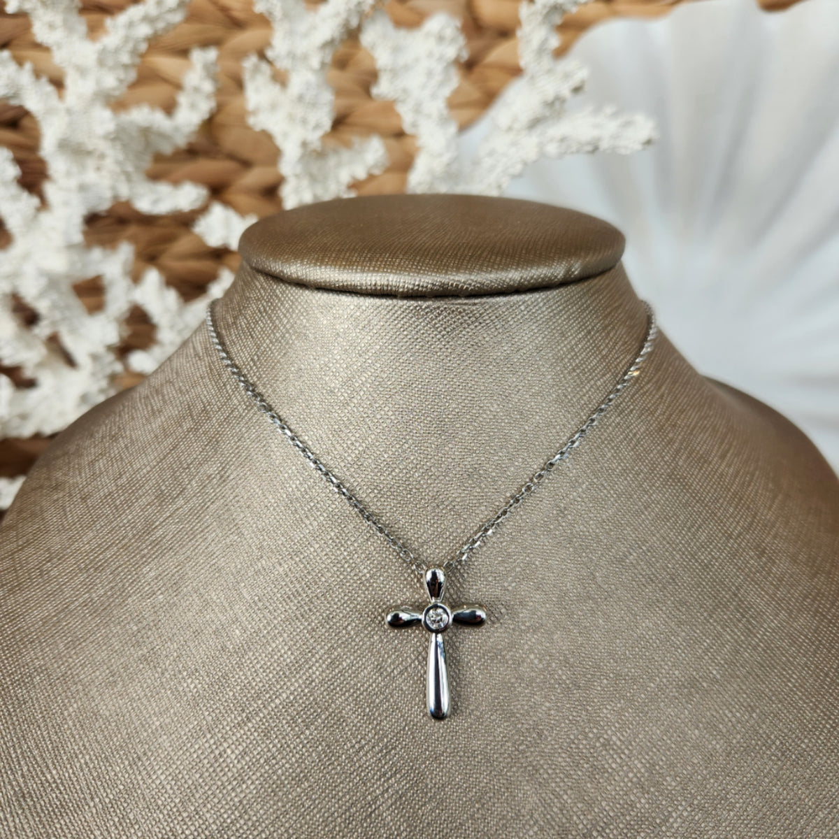 14 Karat White Gold 3.5 Mm Natural Diamond Cross Pendant