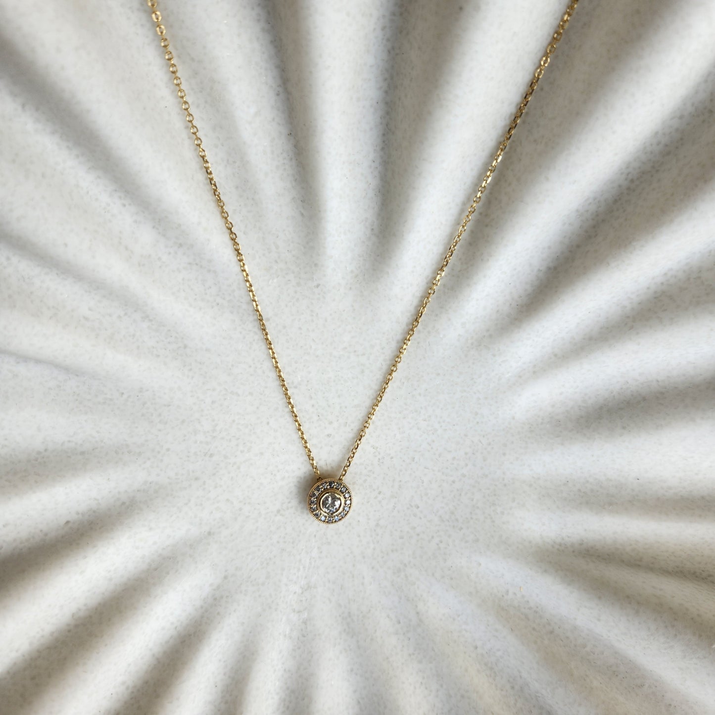 14 Karat Yellow Gold Diamond Halo Pendant Necklace With Cable Chain 16-20"