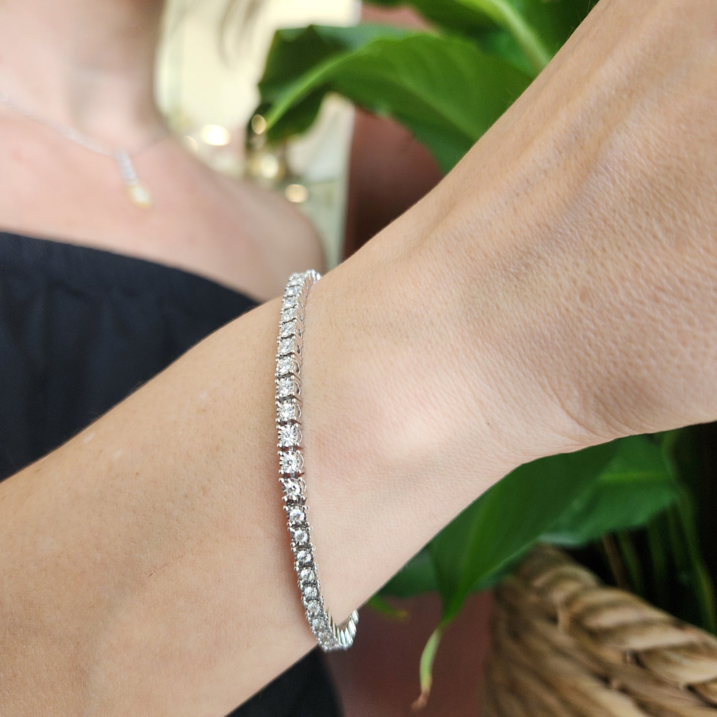 14 Karat White Gold Illusion Set Diamond Tennis Bracelet 7"