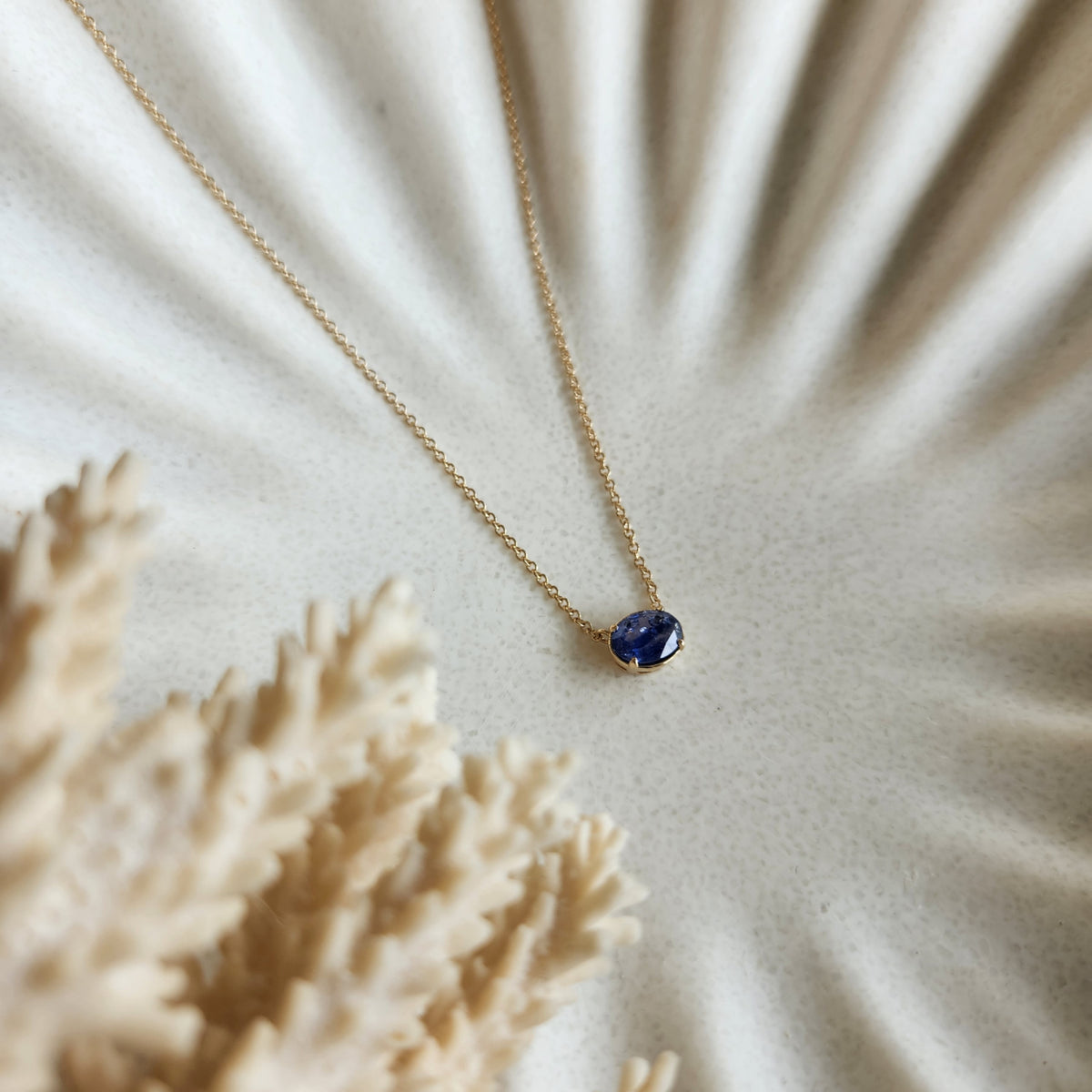 14 Karat Yellow Gold Banded Oval Blue Sapphire Necklace, 16-18"