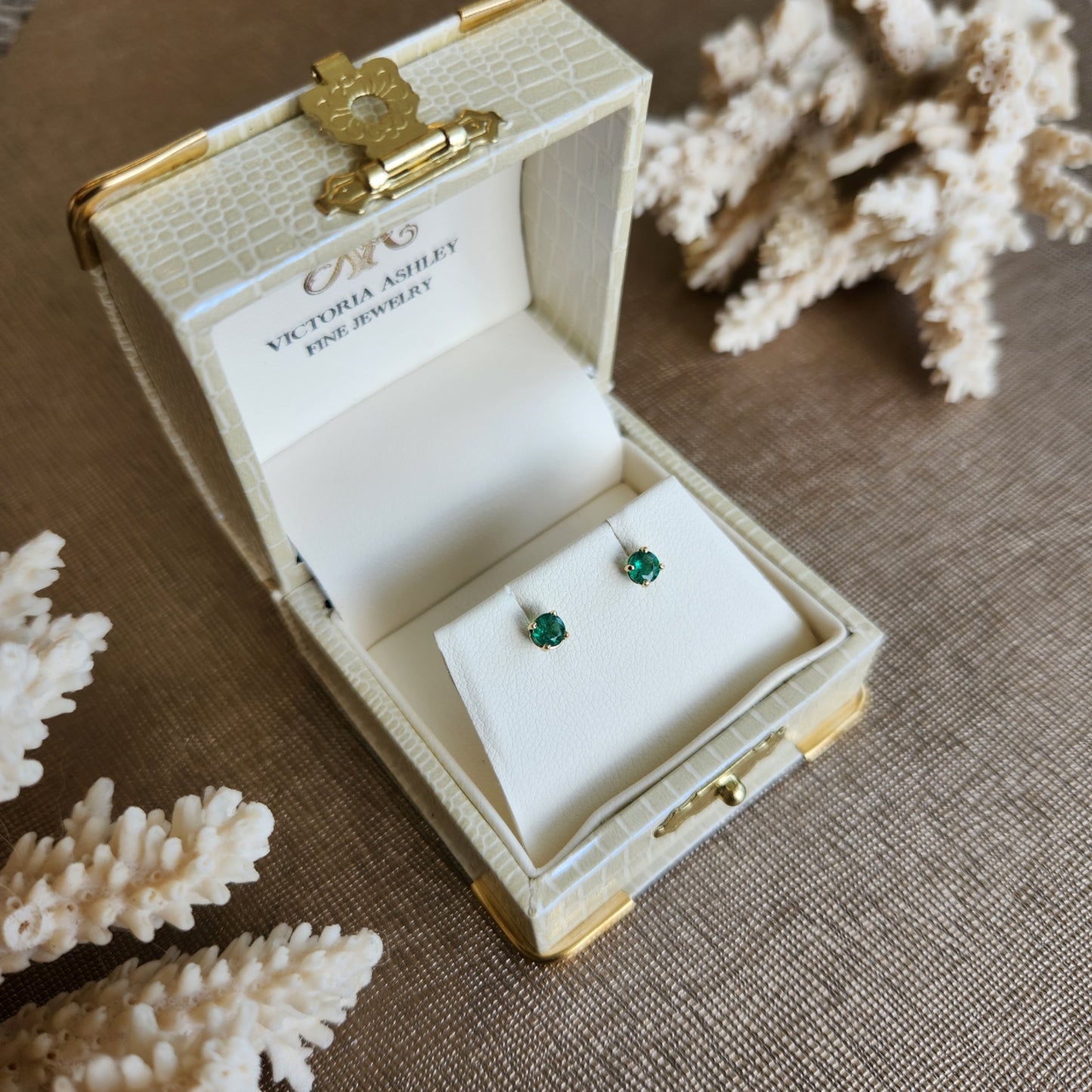 14 Karat Yellow Gold Round Emerald Solitaire Stud Earrings