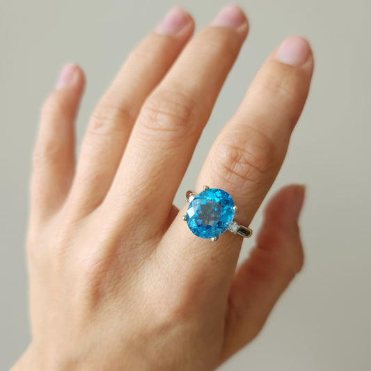 14 Karat White Gold Swiss Blue Topaz & Diamond Ring