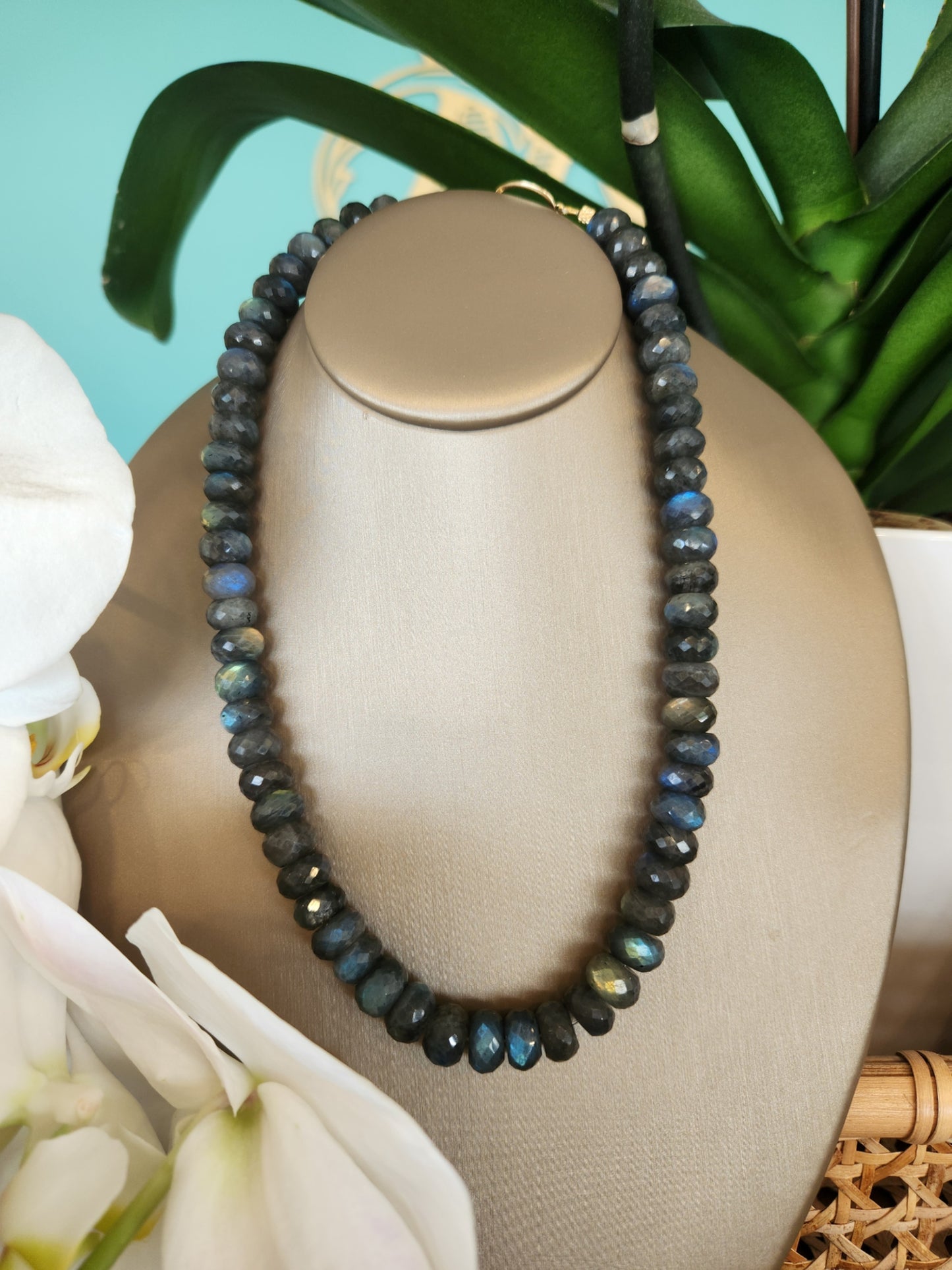 14 Karat Yellow Gold 10.5 Mm Faceted Roundel Labradorite Bead Strand Necklace With Oval Lobster Clasp, 18"