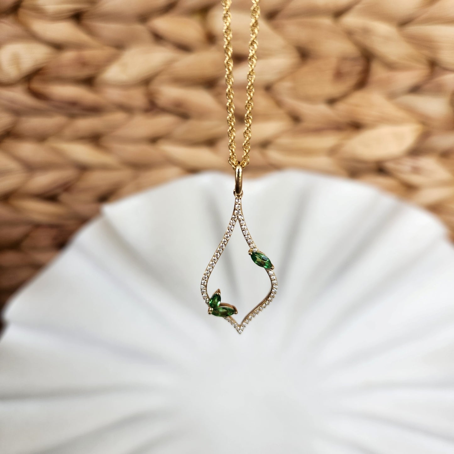 14 Karat Yellow Gold Green Garnet And Diamond Necklace