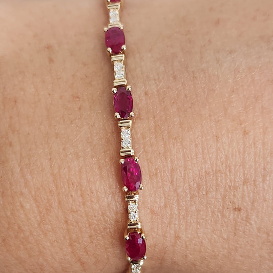 14 Karat Yellow Gold Ruby & Diamond Line Bracelet, 7"