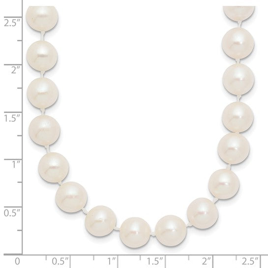 White Round 8-9 Mm Freshwater Cultured Pearl Necklace 18" With 14 Karat Yellow Gold Pearl Clasp