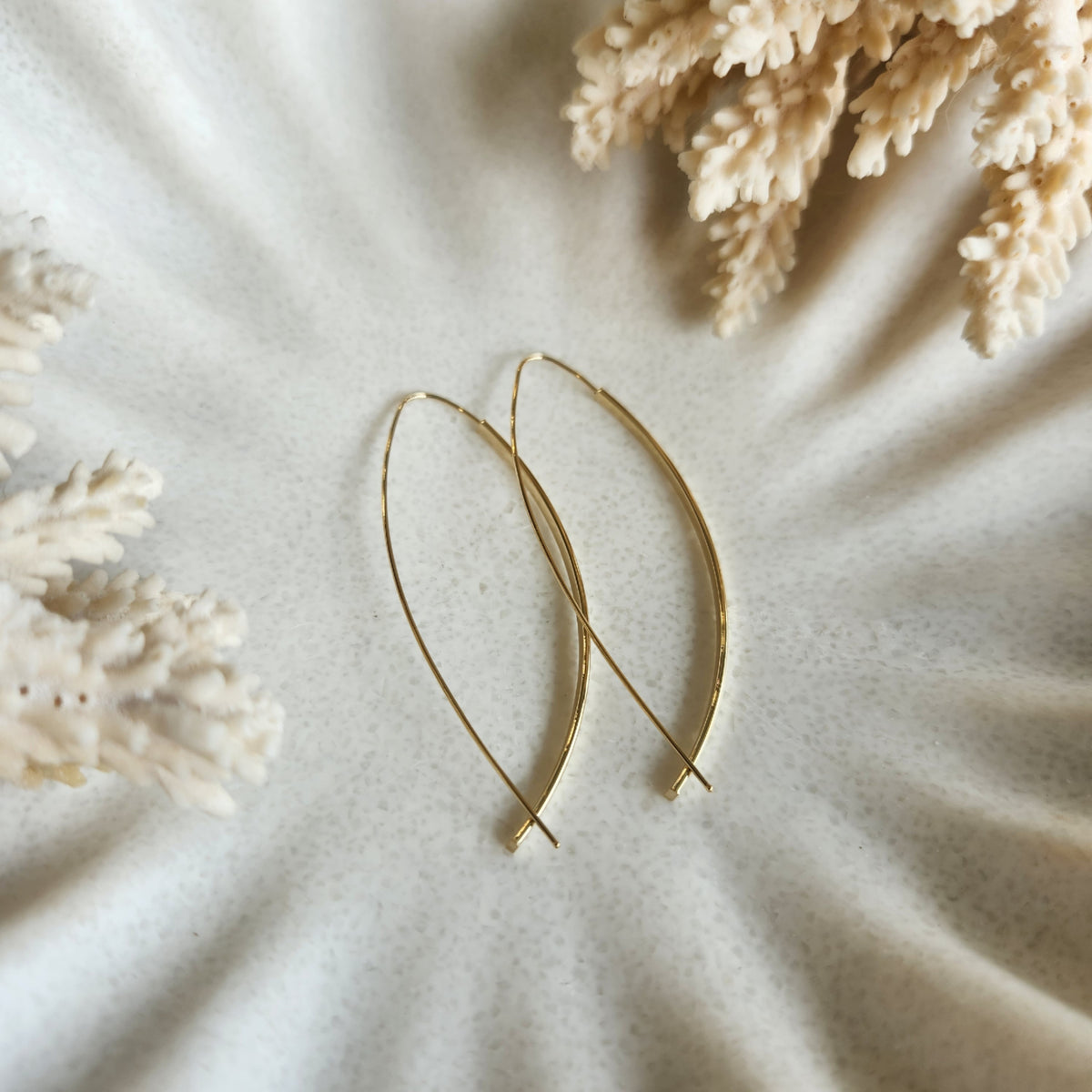 14 Karat Yellow Gold 1.75Mm Wide Square Tube Wire Drop Earrings