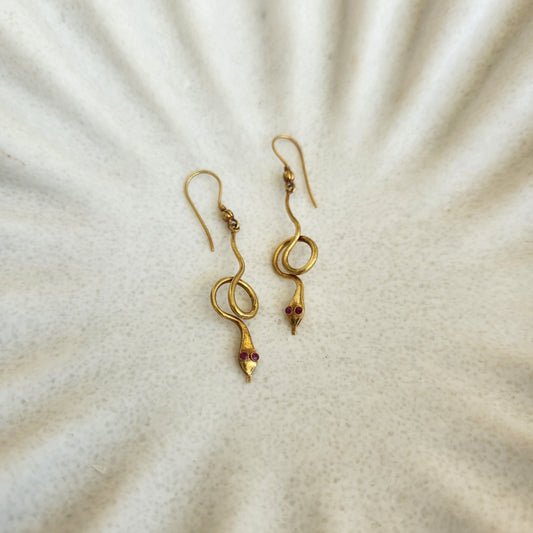 18 Karat Yellow Gold Snake Dangle Earrings With Ruby Eyes