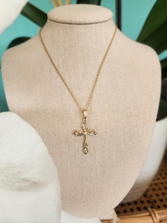 14 Karat Cross Cut-Out With Heart Ends Pendant/Charm