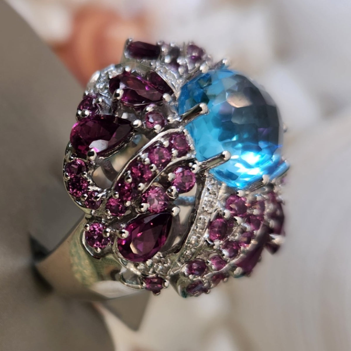 Online Clearance * Vintage 18 Karat White Gold Blue Topaz, Amethyst & Diamond Cocktail Ring