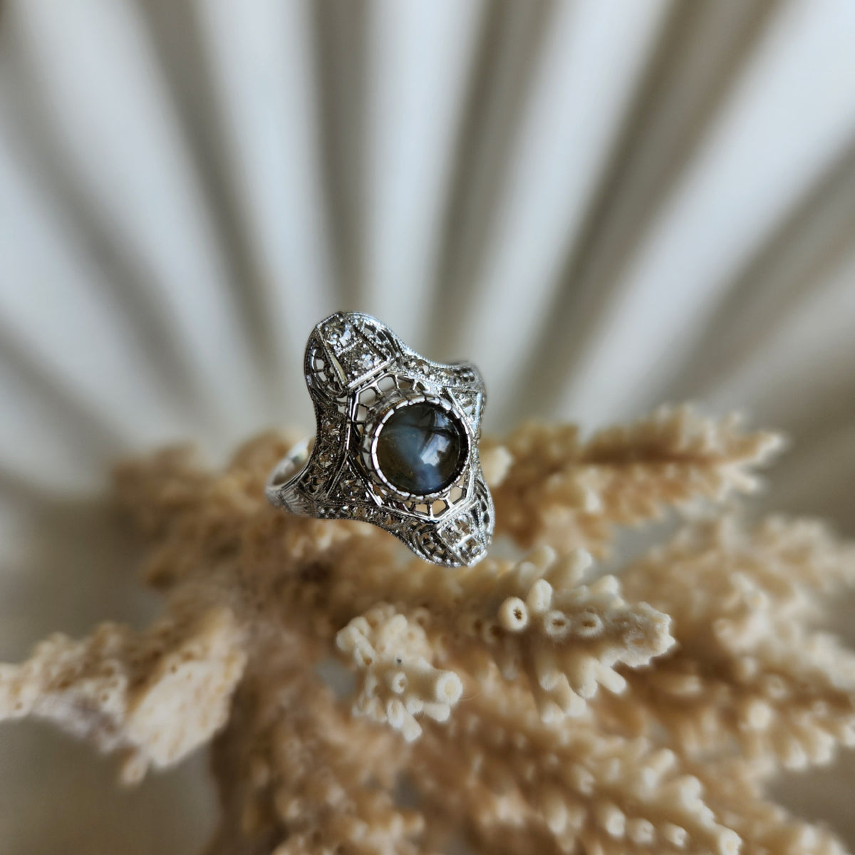 * Online Clearance *Vintage 18 Karat White Gold Cats Eye Chrysoberyl & Diamond Filigree Ring