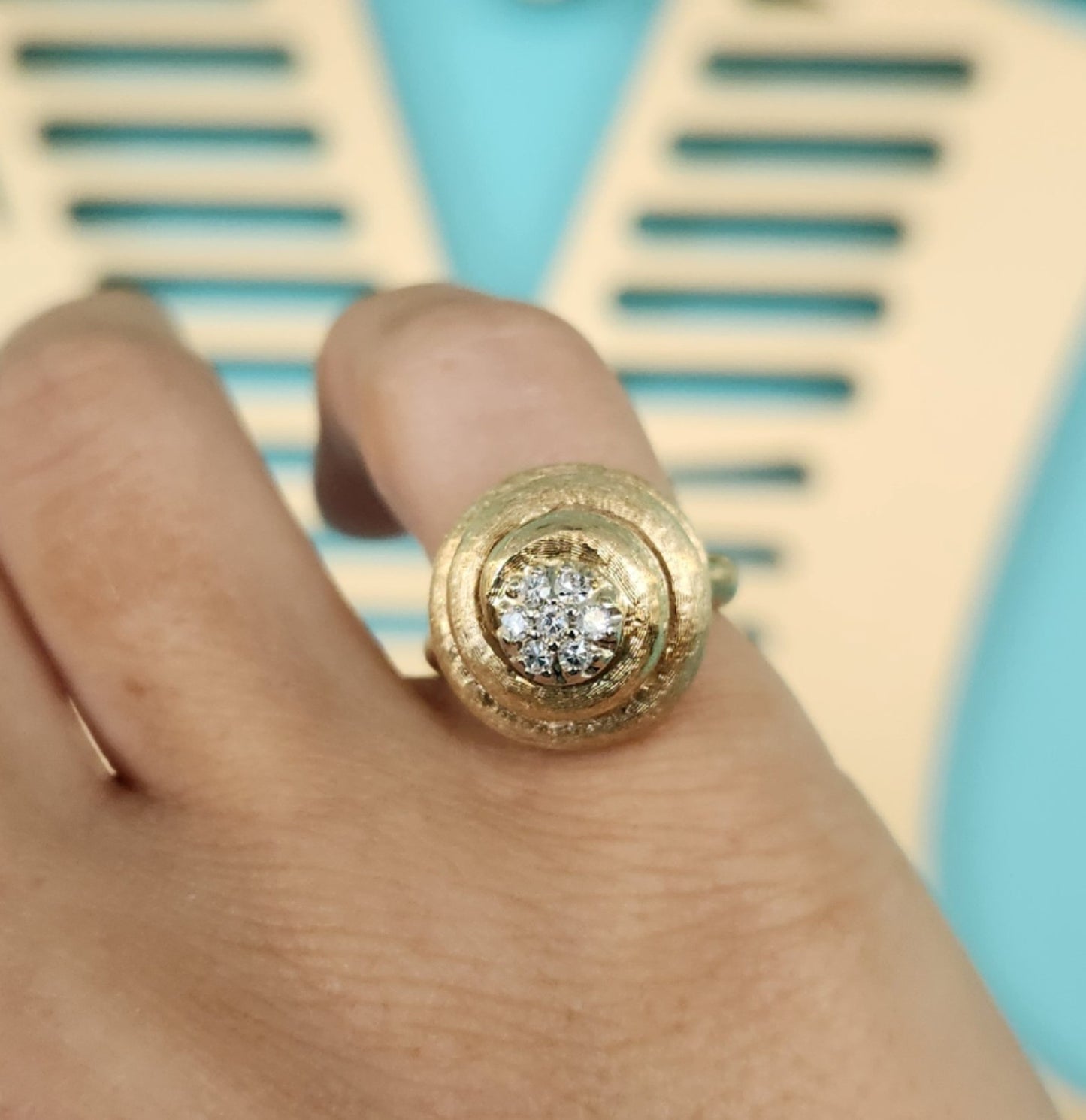 Vintage 14K Yellow Gold Swirl Top Ring With Diamond Top And Matte Finish